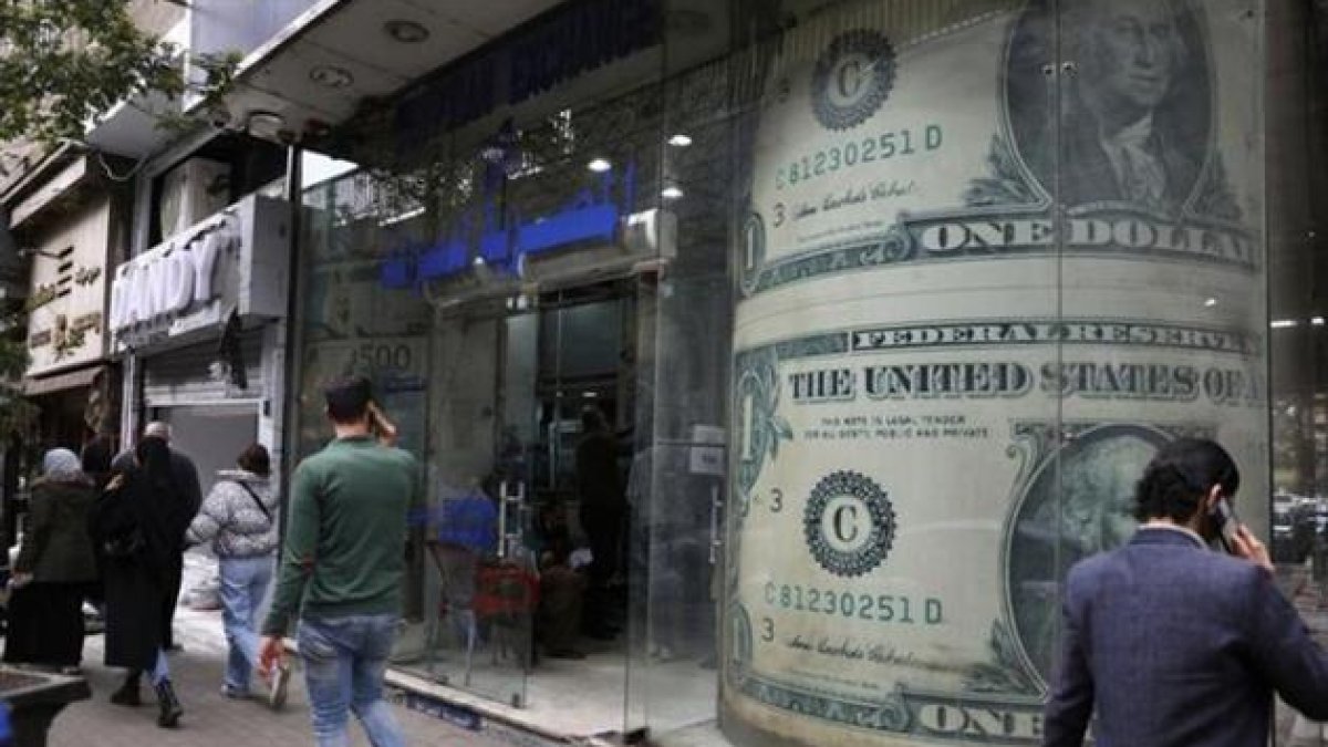استقرار سعر الدولار أمام الجنيه المصري في البنوك نهاية تعاملات الاثنين
